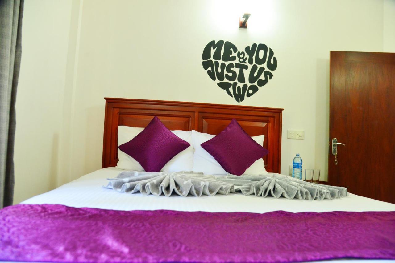 Cinnamon Holiday Inn Хиккадува Экстерьер фото